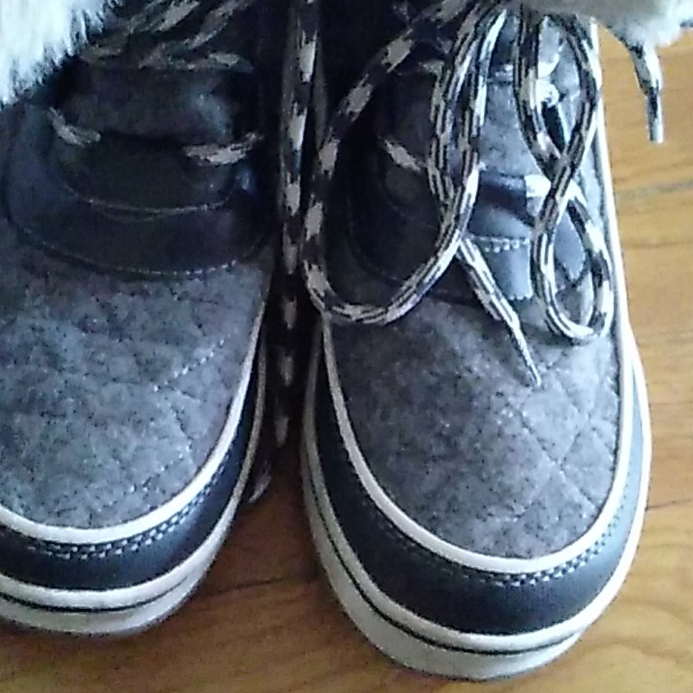 Boots - Picture 4 of 4